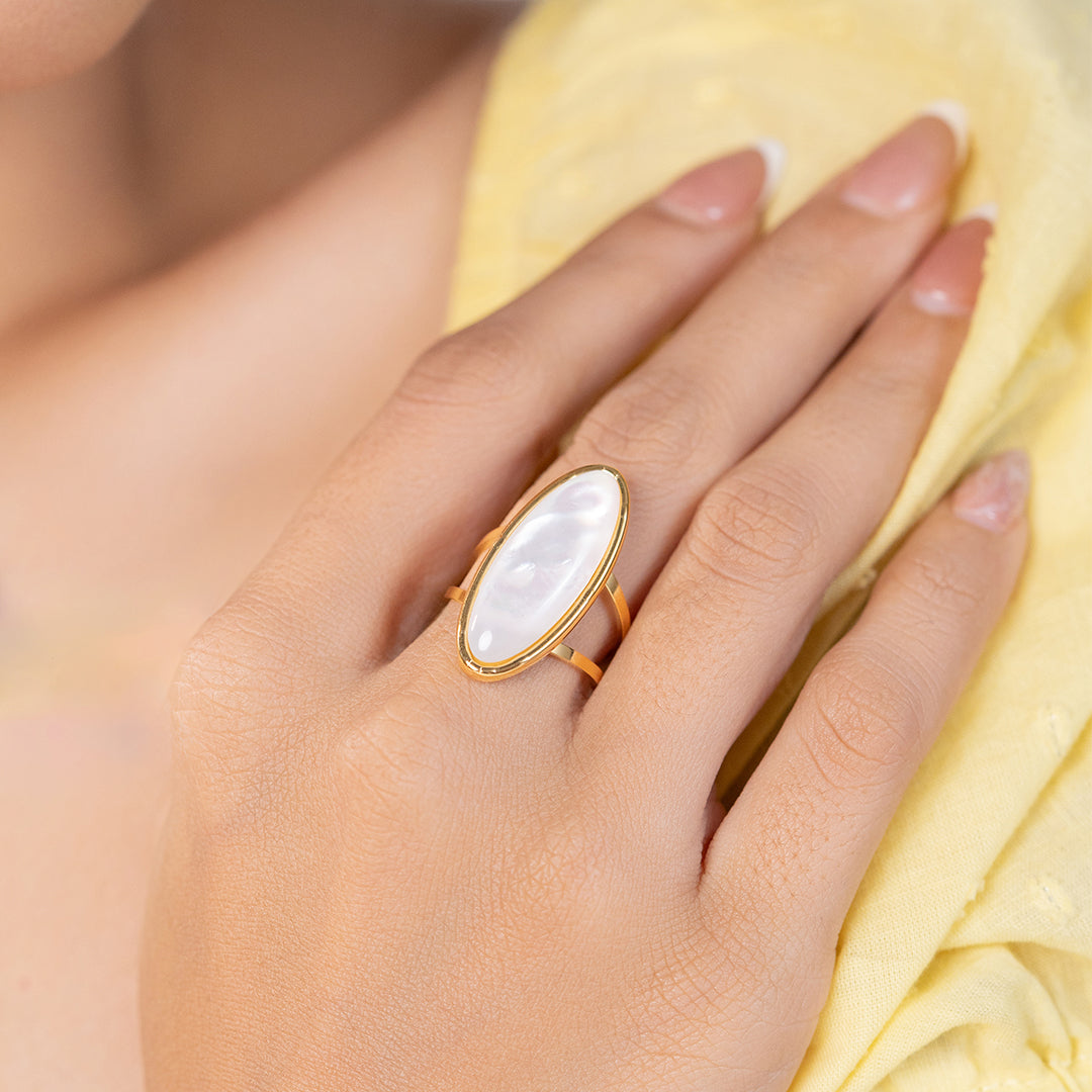 Aurora – Gold with Natural White Shell Ring