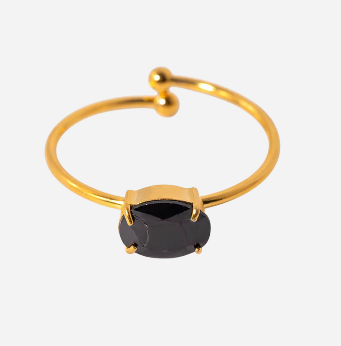 Lila – Minimalist Gold Ring