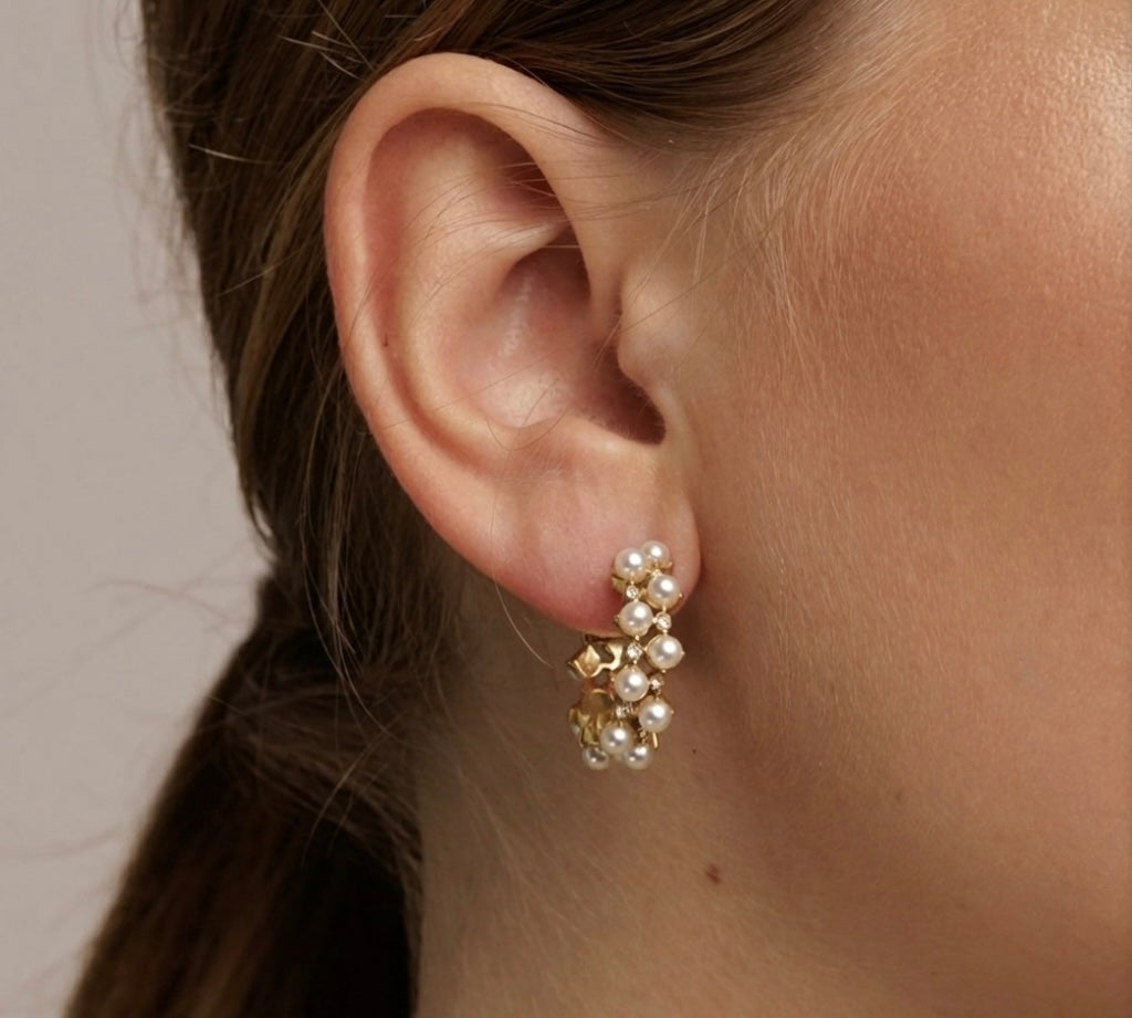 Jasmine – Gold Hoops with Pearls