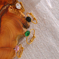 Lila – Minimalist Gold Ring