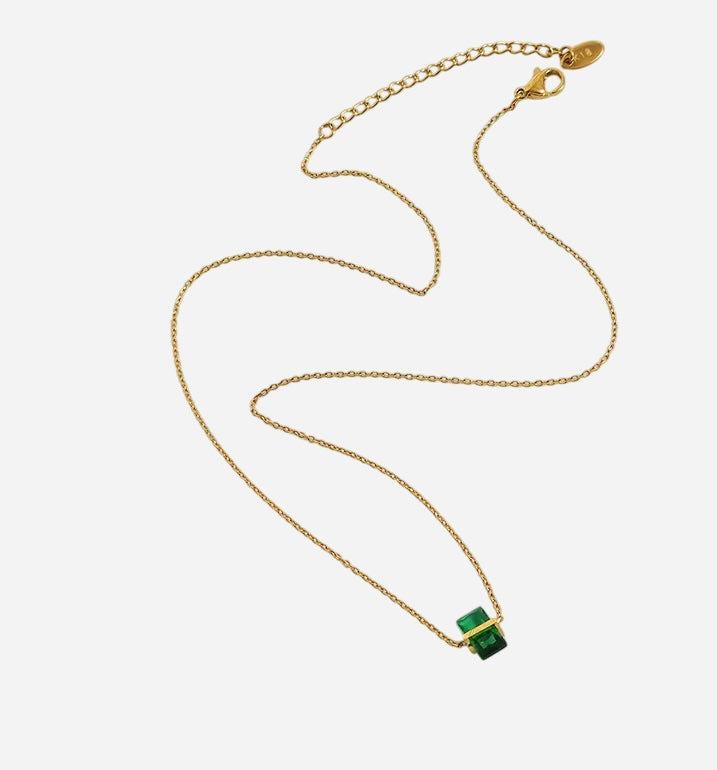 Ghiwa – Gold Necklace with Emerald Pendant