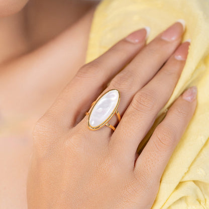 Aurora – Gold with Natural White Shell Ring