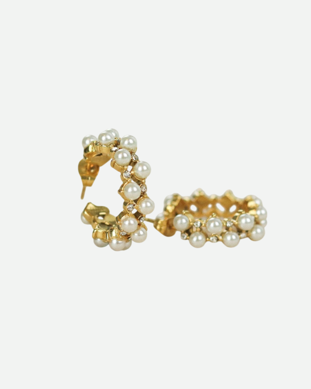 Jasmine – Gold Hoops with Pearls