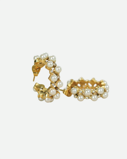 Jasmine – Gold Hoops with Pearls