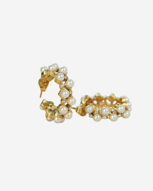 Jasmine – Gold Hoops with Pearls
