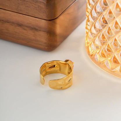 Lucciana – Gold Ring with Pear-Cut Rose Stone