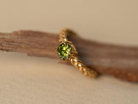 Luna – Gold Ring with Amethyst, Emerald, or Rose Stones