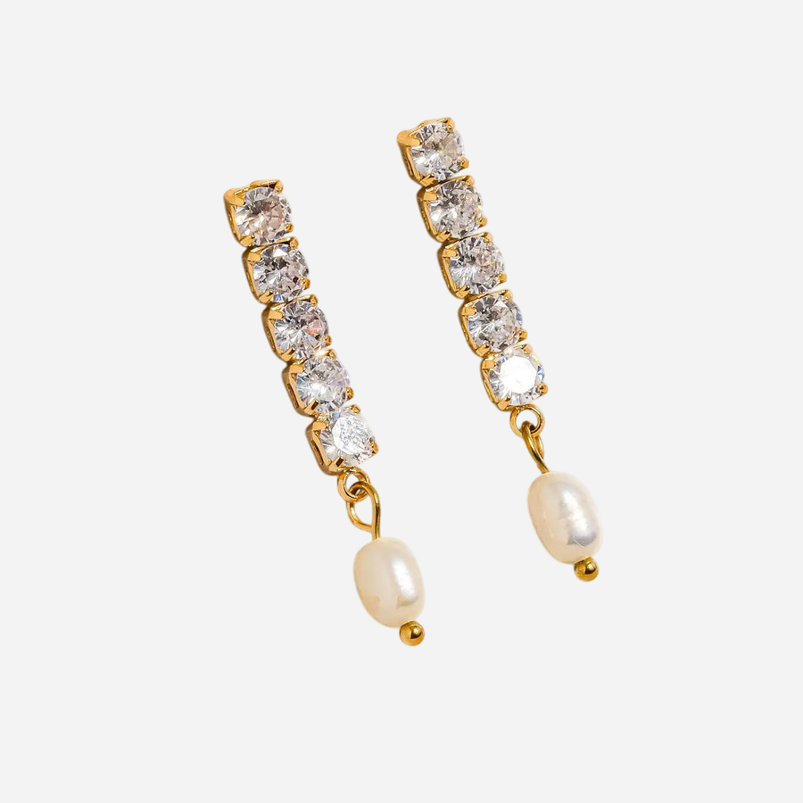 Jolie – Gold Dangle Earrings with Pearls