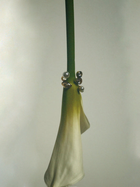 Waterproof 18K gold-plated stainless steel sculptural ring with teardrop zircon stones and pearls, women’s statement jewelry Lebanon